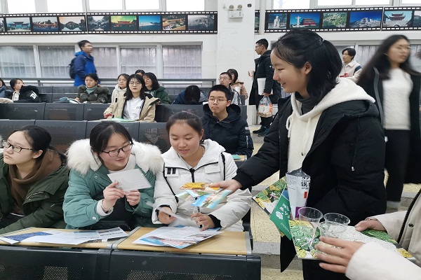 3d33b4ebddbf4cdeb905a3a655cf1faf.jpg 图片四发放特产.jpg