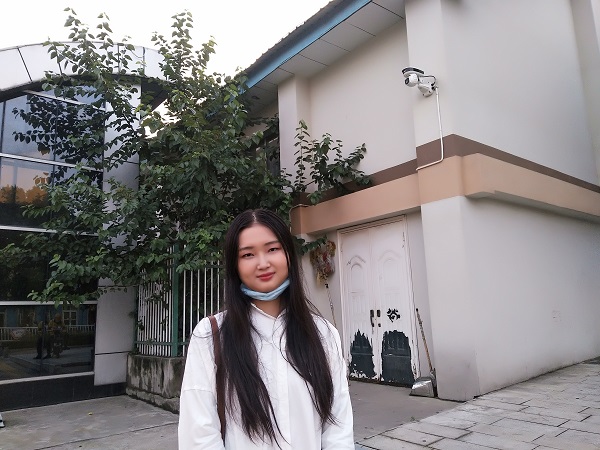 6a24091965384ed3ab39cc61b58188e3.jpg 罗国娅.jpg