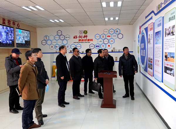 989760c9d2d64def932f83a883bfa30c.jpg 4参观华秦公司.jpg